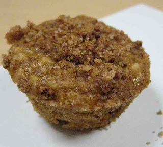 Oatmeal Cinnamon Chip Muffins with Cinnamon Streusel