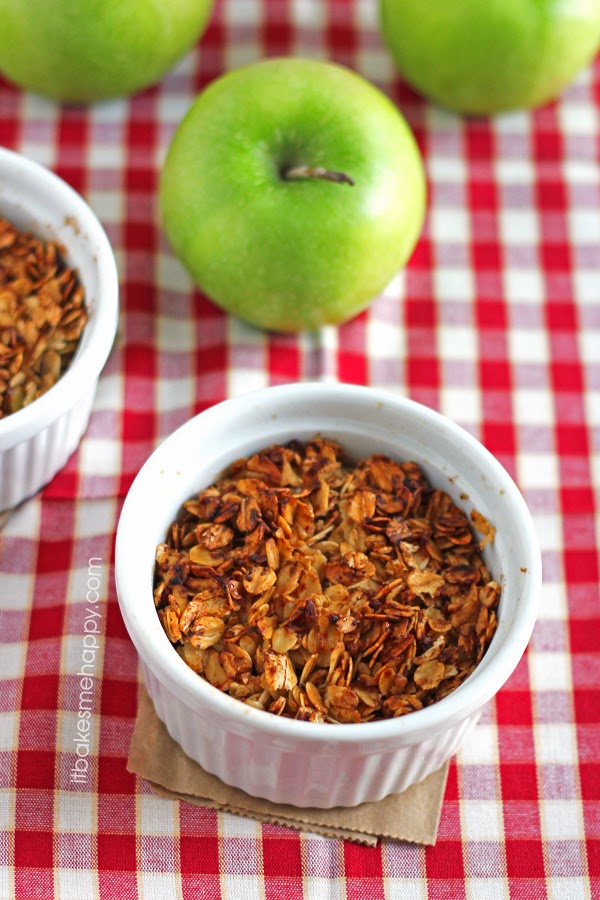 Enjoy this Quick Apple Crisp for dessert tonight, crunchy oats top this lightly, sweet cinnamon and apple blend.