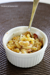 Enjoy a quick and easy comfort food dinner with this Chicken Cordon Bleu Mac N Cheese.