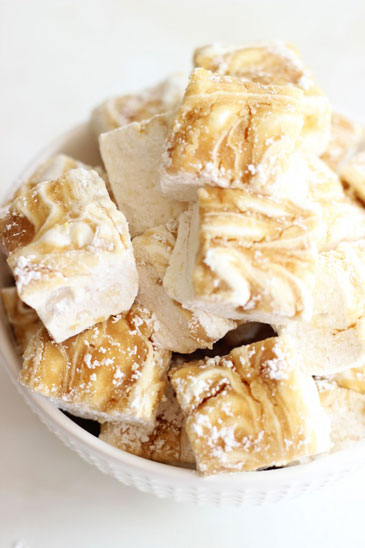 malted caramel swirl marshmallows